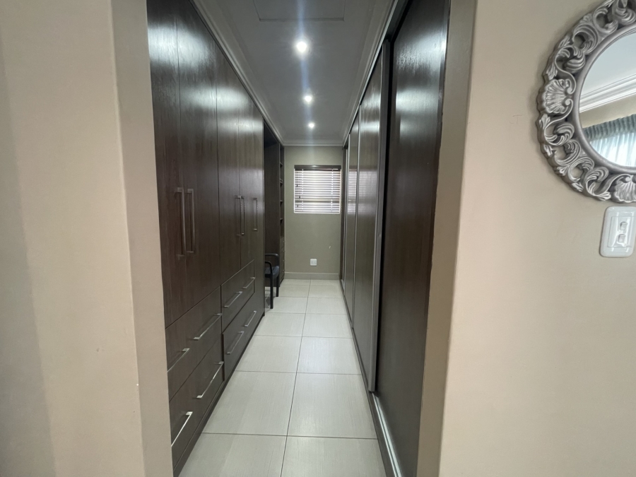 4 Bedroom Property for Sale in Heuwelsig Free State